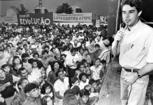 Foto de Jorge Viana em comício da campanha de 1990